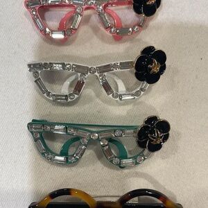 SUNGLASS PIN FOR PATTI